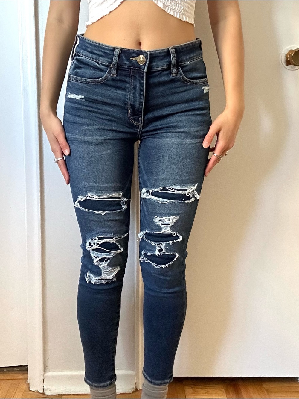 💜 American Eagle Ripped Jeans Dark Wash | Size 6